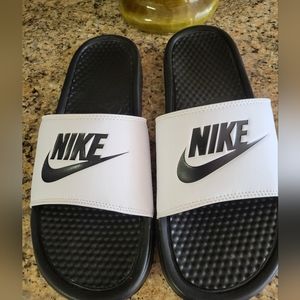 Nike Slides Men's Size 11 White/Black.